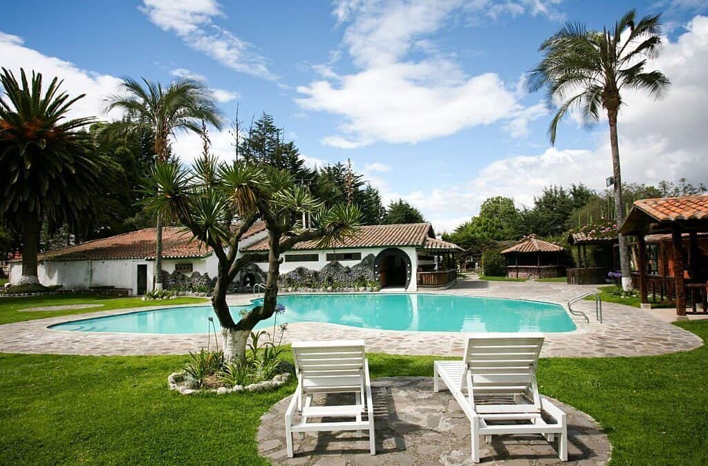 How Gunite Pools Compare to Other Pool Types