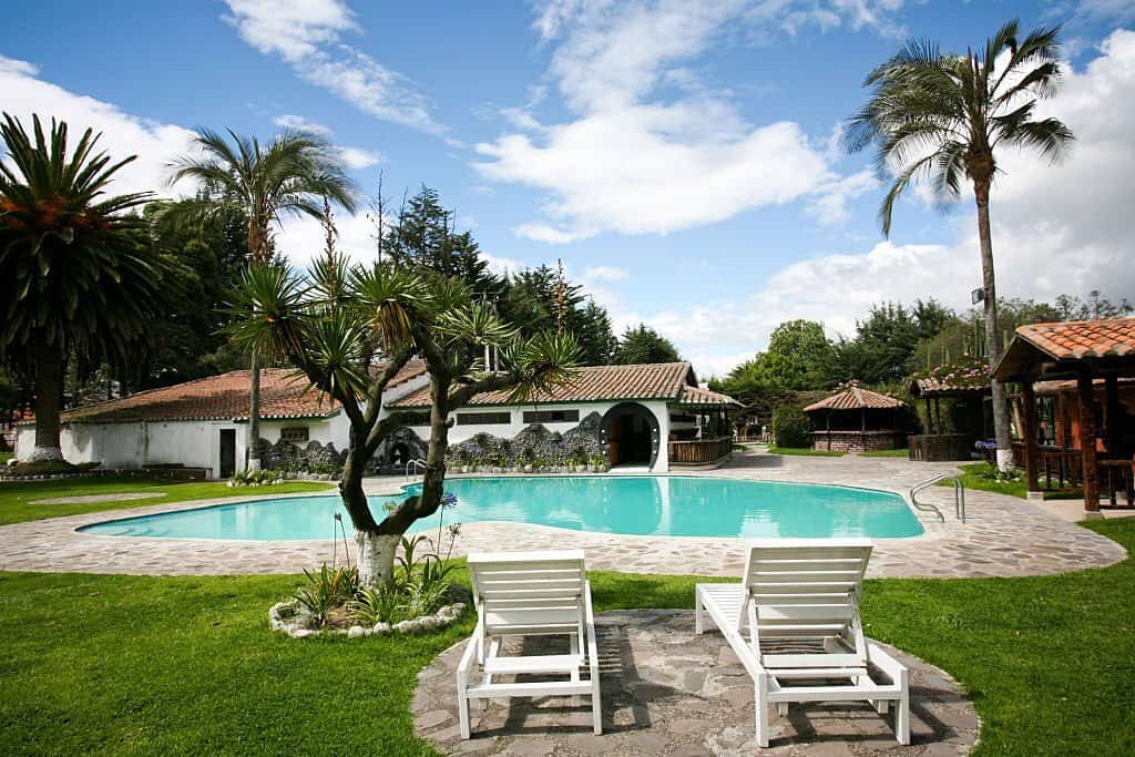 How Gunite Pools Compare to Other Pool Types